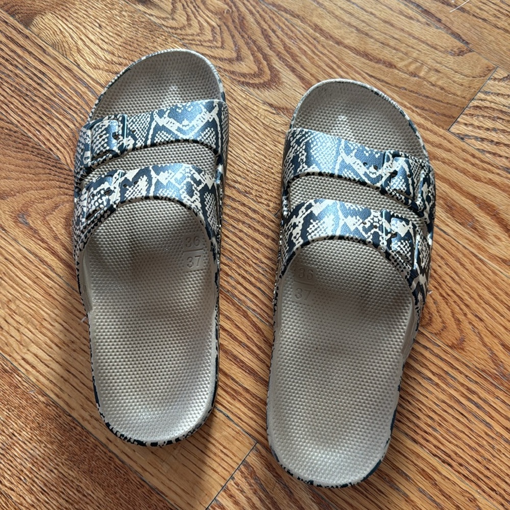 Freedom Moses Sandals